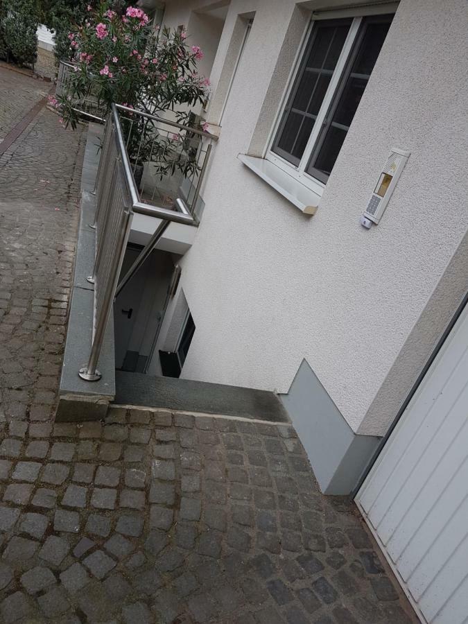 Wohnen Im Souterrain Einer Villa Herdecke Exterior foto